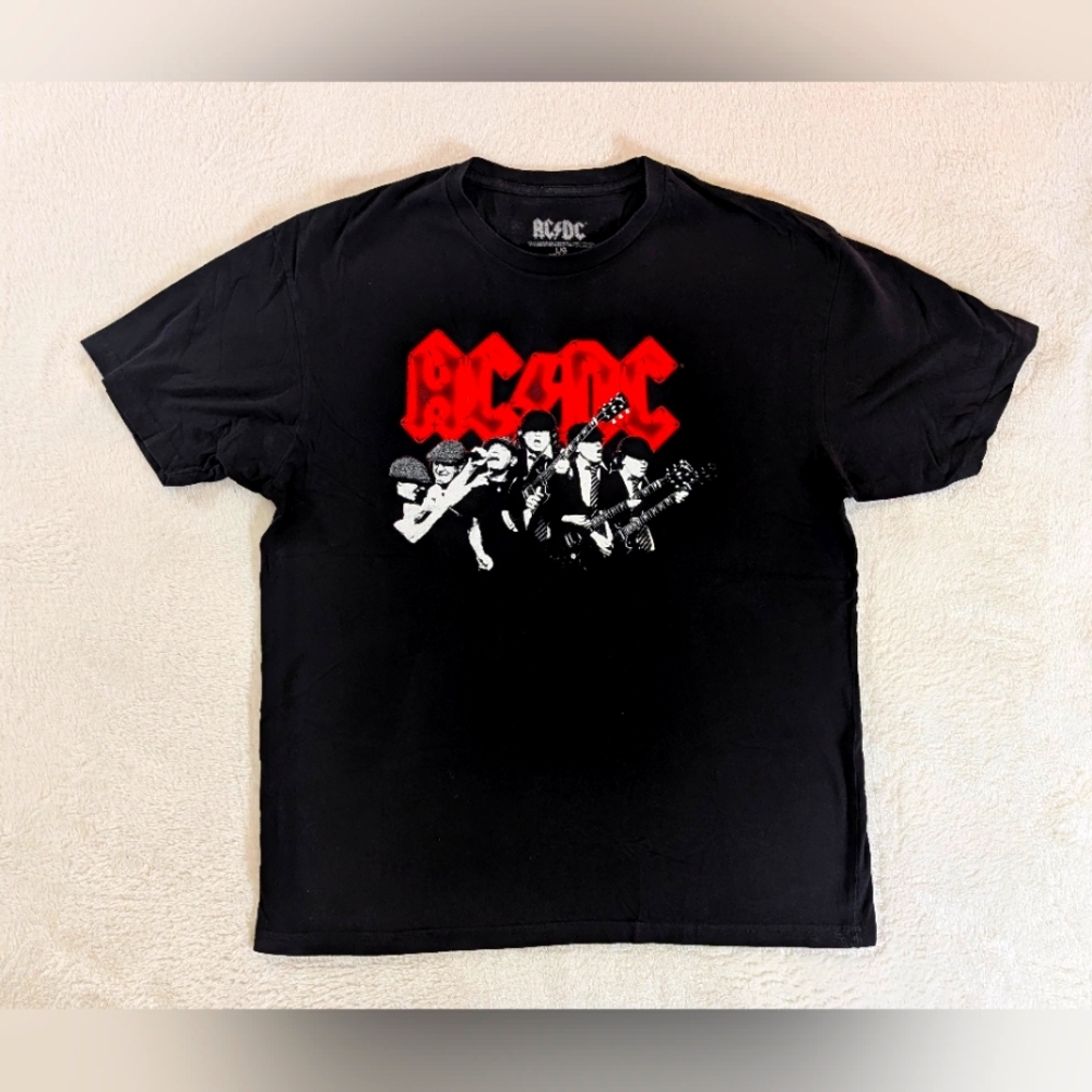 AC/DC T-Shirt World Tour Graphic Tee Size L 2021